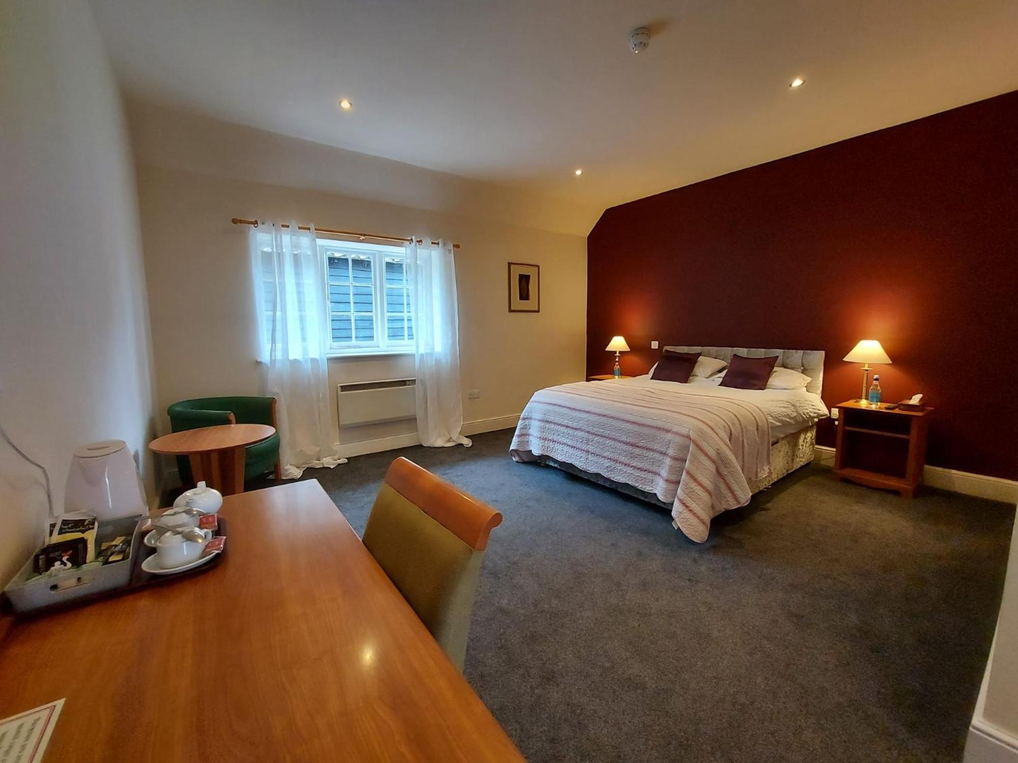 The Coach And Horses Bed & Breakfast Уинчестър Екстериор снимка